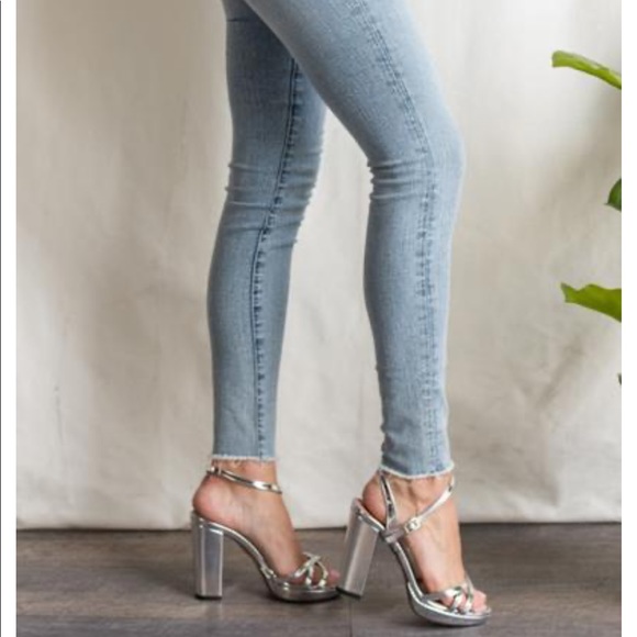 "SOPHIA" High Rise Crop Skinny w/ Unfinished Hem - Picture 3 of 4